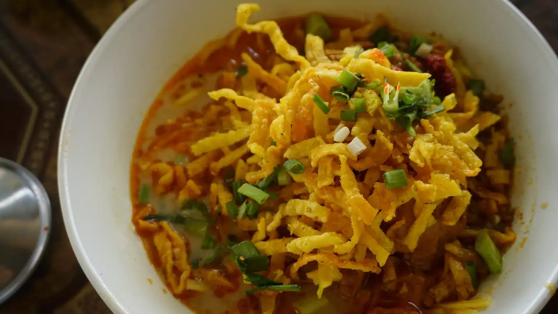 Thailand entdecken | Reiseinfos | Essen in Thailand | Khao Soi (Nudelsuppe) (ST) | Header 1920x1080px