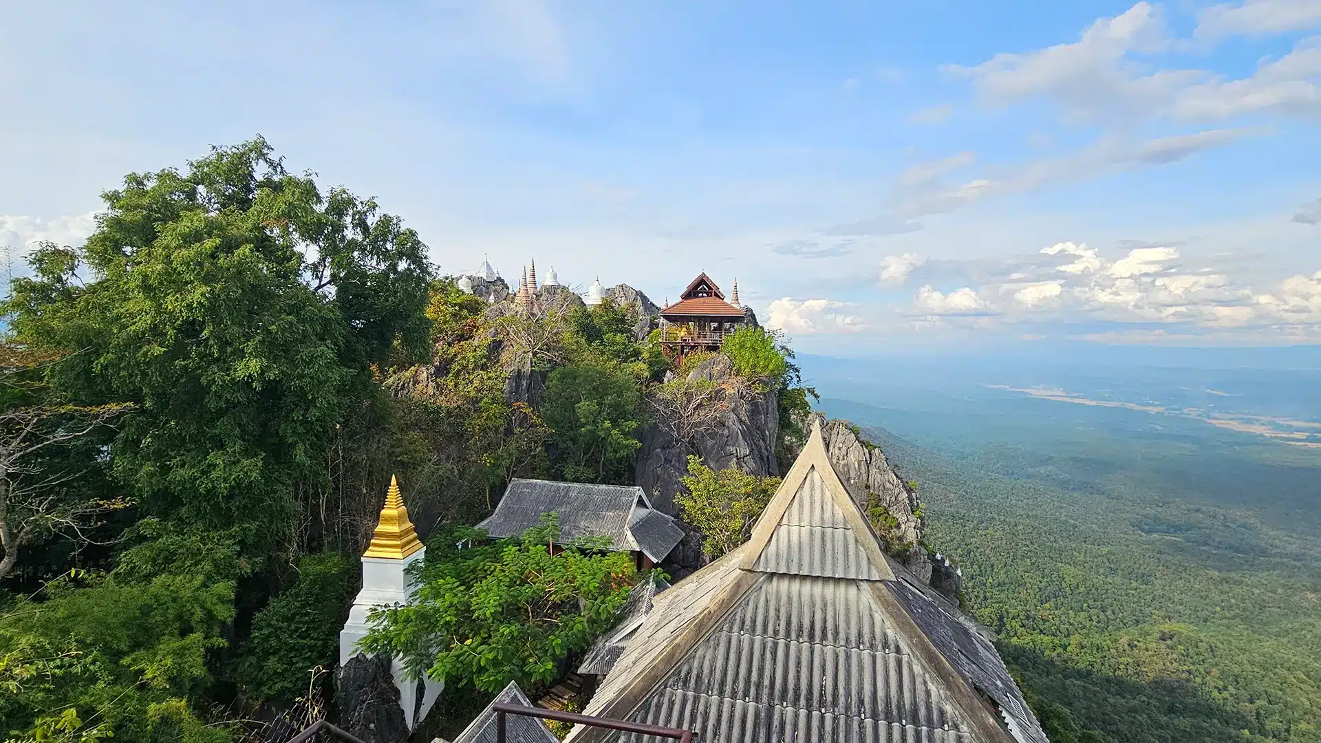Floating Pagodas 17 | Places of interest in Chiang Mai