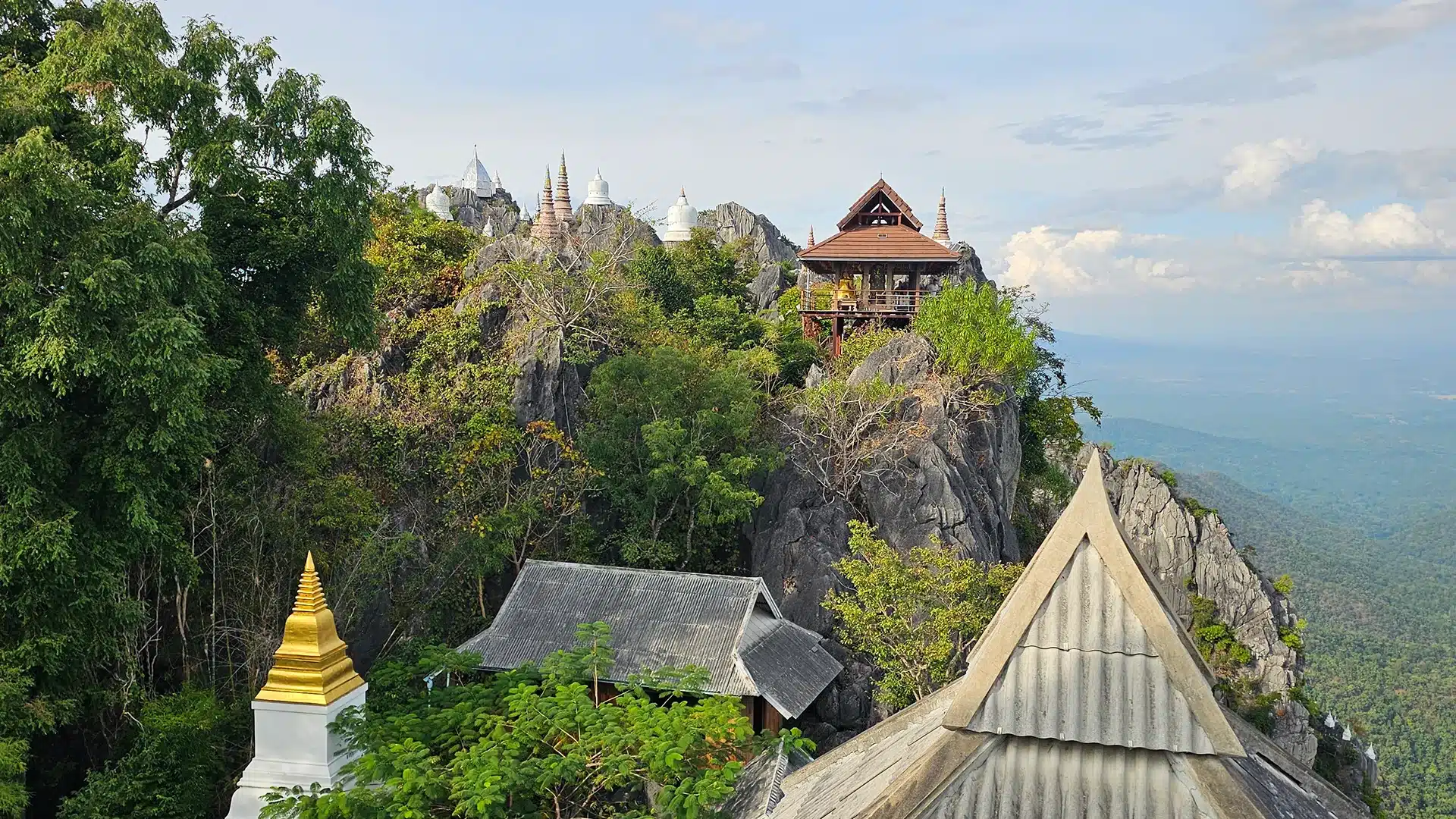 Floating Pagodas 18 | Places of interest in Chiang Mai