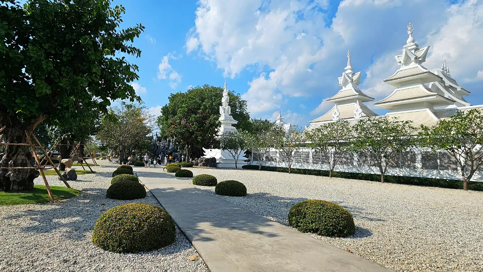White Temple 32 | Sehenswürdigkeiten in Chiang Rai