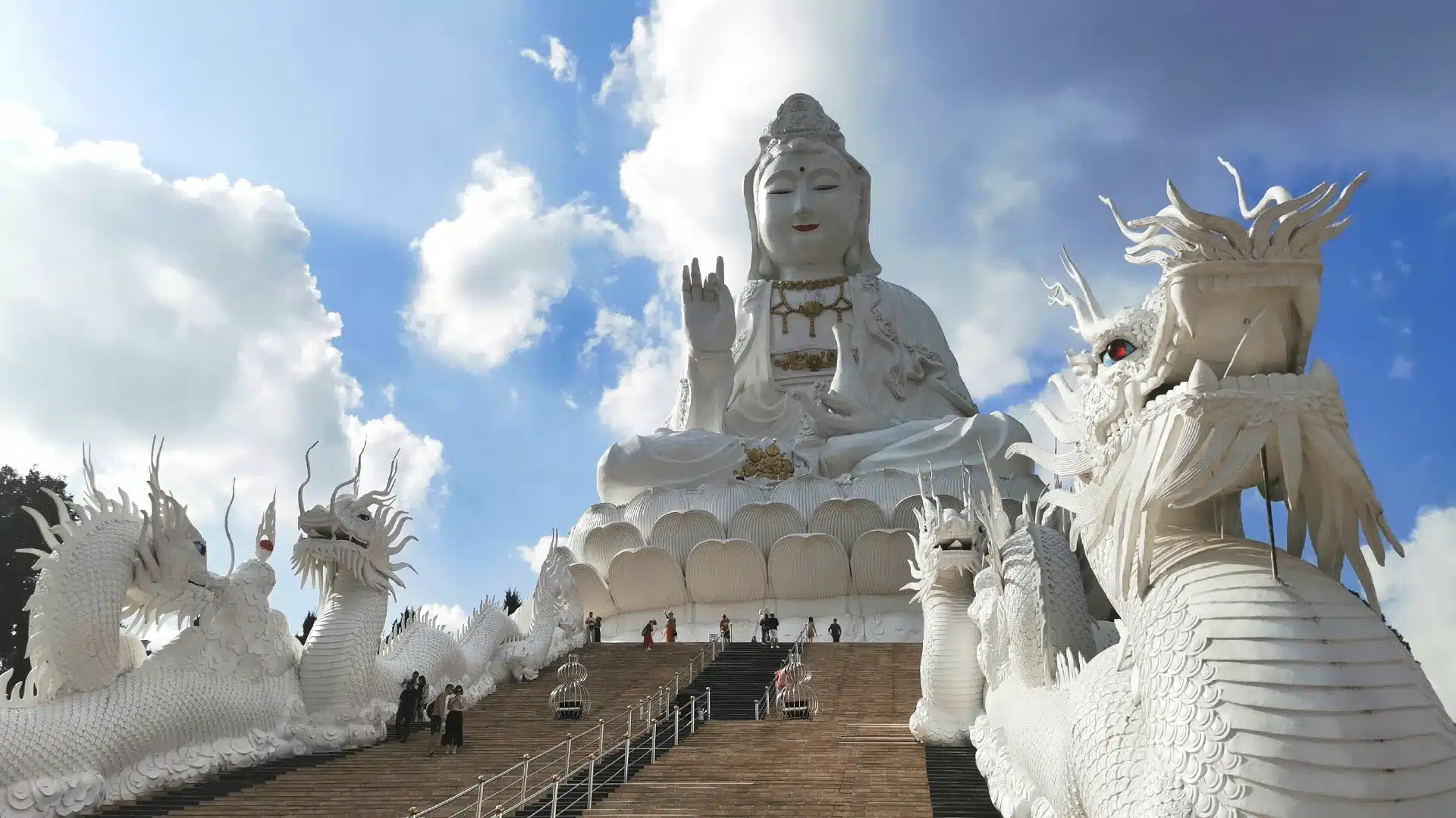 Wat Huay Pla Kang 23 | Sehenswürdigkeiten in Chiang Rai