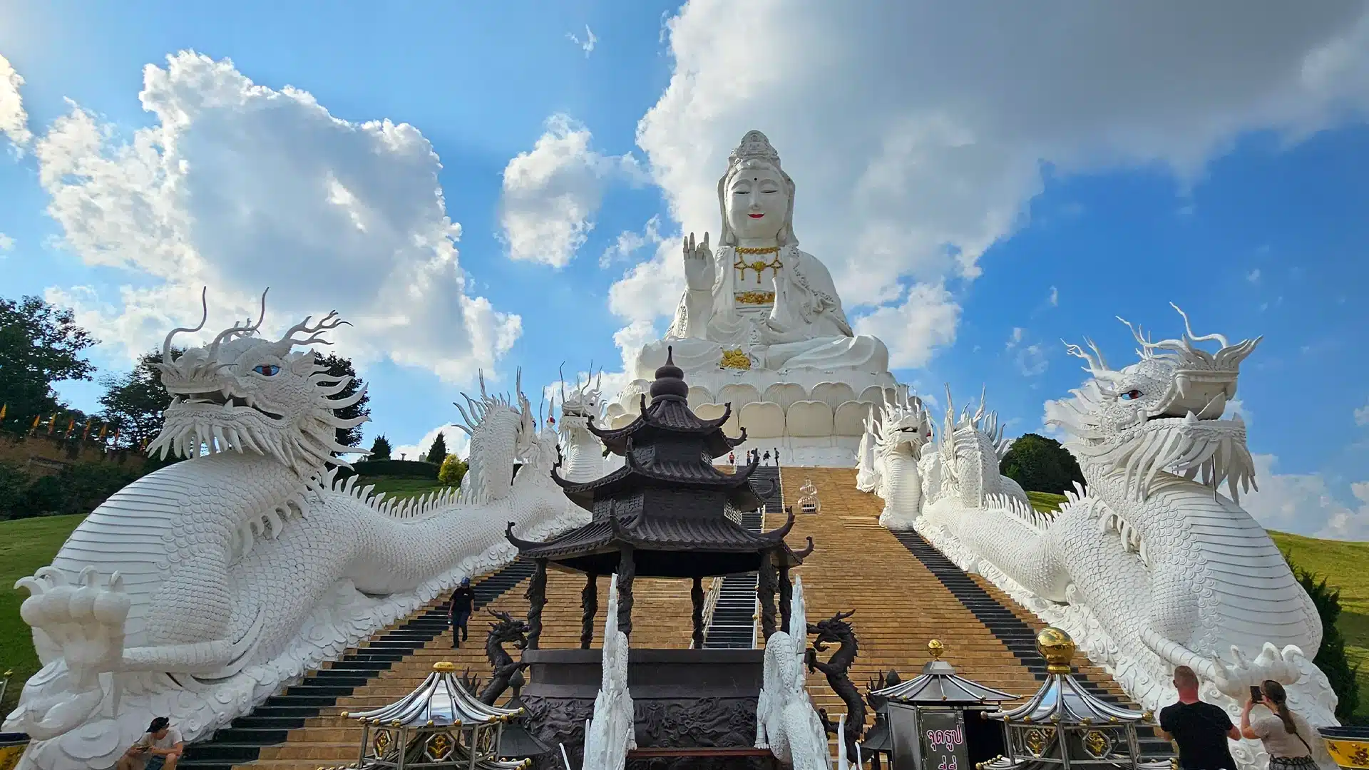 Wat Huay Pla Kang 7 | Sehenswürdigkeiten in Chiang Rai